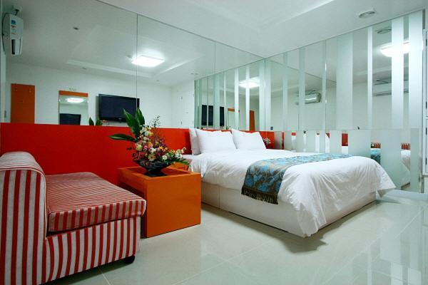 Hotel Cleopatra Ilsan Kōyō Стая снимка